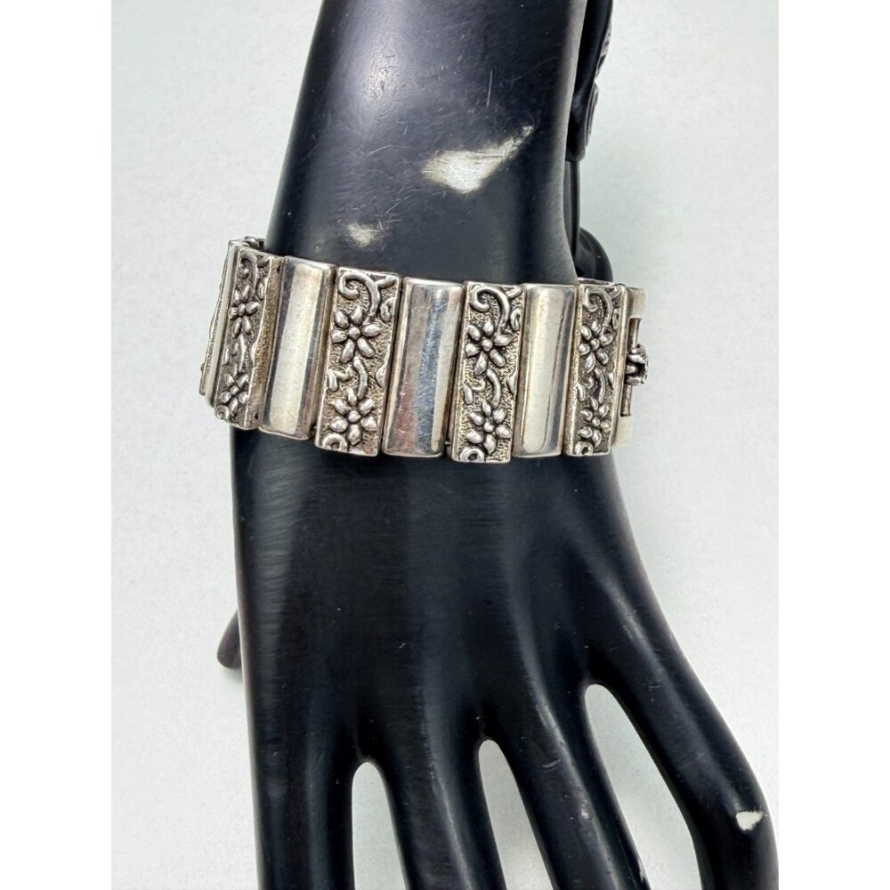 Premier Designs Silver Tone Floral Panel Bracelet Magnetic Clasp